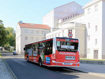 Heckansicht eines Mercedes Citaro der VVR in Stralsund auf dem Olaf-Palme Platz am 22. September 2020.