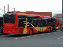 Reisedienst Flaschenträger WF-Reisen / AB-WF 77 / Aschaffenburg, Hauptbahnhof/ROB / Mercedes-Benz O 530 LE C2 hybrid / Aufnahemdatum: 02.10.2020 / Werbung: [City-Bus Alzenau]