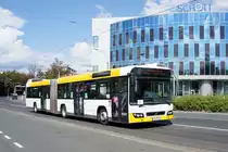 Stadtbus Mainz: Volvo 7700 Gelenkbus von Autobus Sippel GmbH (Wagen 243), aufgenommen im September 2020 in der Nähe der Haltestelle  Bismarckplatz  in Mainz.



