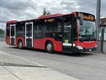 Bernmobil MB C2 K hybrid 445 am 5.10.20 bei der Abfahrt in Münsingen.