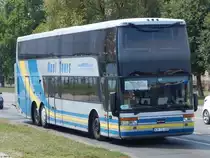 Van Hool TD927 von  Ideal Travel  Maria Myrna s.j. aus Polen (ex Noël Tours/Belgien) in Stettin am 08.08.2018