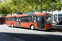 Bus Koblenz: Mercedes-Benz O 405 N der Gebr. Hellinger GmbH, aufgenommen im September 2020 am Hauptbahnhof in Koblenz.