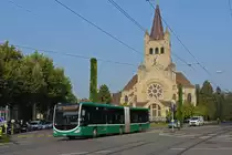Mercedes Citaro 7053, auf der Linie 50, fährt am 17.09.2020 zur Endstation am Bahnhof SBB. Im Hintergrund steht die Pauluskirche.