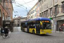 SETA, Modena. Neoplan N6216 Electroliner (Nr.4) in Duomo. 16.10.2020