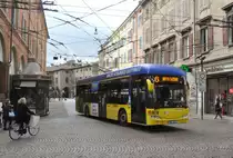 SETA, Modena. Neoplan N6216 Electroliner (Nr.4) in Duomo. 16.10.2020