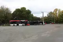 Nagelneue Mercedes Benz Citaro 2 am 17.10.20 in Mannheim durch den Zaun fotografiert. Dieses Gelände ist öffentlich zugänglich