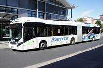 Bus Koblenz: Volvo 7900A Hybrid - Gelenkbus der Zickenheiner GmbH (Zickenheiner-Gruppe), aufgenommen im September 2020 am Hauptbahnhof in Koblenz.