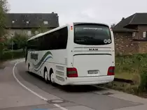 MAN Lion´s Coach der Firma Höninger steht im Wahlheim bei Aachen am 08. Oktober 2020.