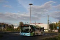 Bahnen Monheim Wagen 50 ist ein Mercedes Benz C2 aus 2020. Werben tut dieser für das Monheimer Schwimmbad ,,Mona Mare´´, wo besagter Wagen am 22.10.20 als 790 unterwegs war.