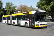 Stadtbus Mainz: Volvo 7700 Gelenkbus von Autobus Sippel GmbH (Wagen 243), aufgenommen im September 2020 an der Haltestelle  Goethestraße  in Mainz.
