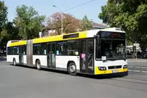 Stadtbus Mainz: Volvo 7700 Gelenkbus von Autobus Sippel GmbH (Wagen 243), aufgenommen im September 2020 an der Haltestelle  Goethestraße  in Mainz.