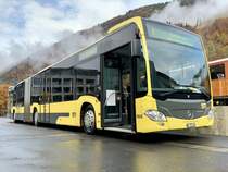 MB C2 G 166 der STI für den Bahnersatz Regio nach Spiez, am 24.10.20 auf dem Bahnhofplatz Interlaken Ost.