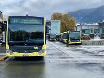 STI MB C2 G 173 der Linie 21 und die C2 G 165, 172 und 162 für den Bahnersatz nach Spiez, am 24.10.20 in Interlaken Ost.