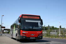 Rheinbahn Wagen 7839, ein VDL LLE 120, sonnt sich hier am Langenfelder Bahnhof. Unterwegs war dieser an diesem Tag auf der Linie 790, welche den Langenfelder Bahnhof mit dem Stadtteil Richrath verbindet.