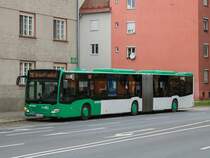 Graz. Zu Allerheiligen 2020 verstärkten die Graz Linien ihre Friedhofslinien 39 und 52. Wagen 42 der Graz Linien ist hier als Linie 39E bei der Haltestelle Auf der Tändelwiese zu sehen.