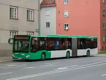 Graz. Zu Allerheiligen 2020 verstärkten die Graz Linien ihre Friedhofslinien 39 und 52. Wagen 42 der Graz Linien ist hier als Linie 39E bei der Haltestelle Auf der Tändelwiese zu sehen.