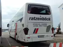 Setra 515 HD von Ratzenböck aus Deutschland im Stadthafen Sassnitz am 13.08.2018