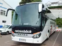 Setra 515 HD von Ratzenböck aus Deutschland im Stadthafen Sassnitz am 13.08.2018