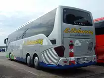 Setra 516 HD von E. Schwarz aus Deutschland im Stadthafen Sassnitz am 13.08.2018