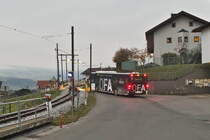 Mercedes-Benz O 530 II (Citaro Facelift) der Innsbrucker Verkehrsbetriebe wendet als Schienenersatzverkehr für die Stubaitalbahn/Linie STE in Kreith. Aufgenommen 3.11.2020.