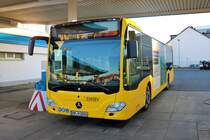 Reisebüro Müller Mercedes Benz Citaro 2 der für die Stadtwerke Bad Vilbel fährt am 21.11.20 beim Tanken in Bad Vilbel
