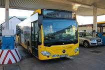 Reisebüro Müller Mercedes Benz Citaro 2 der für die Stadtwerke Bad Vilbel fährt am 21.11.20 beim Tanken in Bad Vilbel