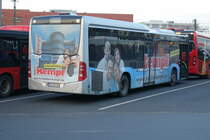 Omnibus Vogel / MIL-AV 300 / Aschaffenburg, Hauptbahnhof/ROB / Mercedes-Benz O 530 LE C2 / Aufnahemdatum: 20.11.2020 / Werbung: Möbel Kempf