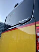 Detailansicht des Hecks eines MB C2 hybrid für PostAuto am 23.11.20 bei Evobus.