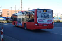 Verkehrsgesellschaft mbH Untermain (VU) / AB-VU 59 / Aschaffenburg, Hauptbahnhof/ROB / MAN Lion's City Ü / Aufnahemdatum: 18.11.2020 / Werbung: Karriere beim Zoll (TB),
Autohaus Staab (Heck)