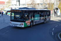 A. Wießmann & Sohn / MIL-CJ 413 / Aschaffenburg, Luitpoldstr. (Hst Stadthalle) / Setra S 415 NF / Aufnahemdatum: 18.11.2020 / Werbung: Spilger
