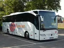 Mercedes Tourismo von Hoffmann Reisen Deutschland in Rostock am 19.08.2018