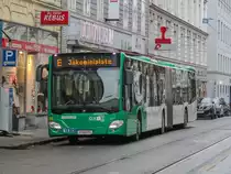 Graz. Am 06.12.2020 fanden in Graz Massentestungen auf das Coronavirus statt. Wagen 169 der Graz Linien diente als Shuttle zwischen Jakominiplatz und Brucknerstraße.