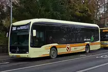 DC 4427, Mercedes Benz eCitaro von Demy Cars, hält kurz an einer Bushaltestelle in der Stadt Luxemburg. 07.12.2020