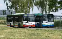 Solaris Urbino 12 von Unity-City und Schröder-Reisen (ex München), zusammen im SEV Einsatz, Berlin-Tempelhof im Juni 2020.