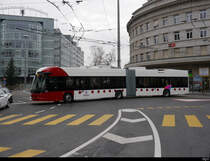 tpf - Hess Trolleybus Nr.6607  FR 301547 unterwegs auf der Linie 3 in der Stadt Freiburg am 19.12.2020