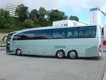Mercedes Travego von Nictours aus Deutschland im Stadthafen Sassnitz am 01.09.2018