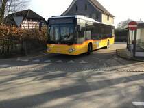 Wagen 11464, ein brandneuer dreitüriger Mercedes-Benz Citaro C2 der Postauto-Regie Frauenfeld (TG), wartet an der Haltestelle  Müllheim Kirche  (TG) als Linie 920 auf seine Weiterfahrt nach Kreuzlingen (TG) via Conny-Land. Dieses Fahrzeug ersetzt einen Gelenkbus (Citaro 1. Generation). Somit gibt es in der Regie Frauenfeld nur noch einen einzigen aktiven Gelenkbus (Citaro 1. Generation Facelift).