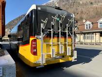 Heckansicht des MB C2 hybrid '11403' am 8.1.21 in Interlaken Ost.