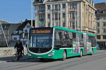 Mercedes Citaro 7023, auf der Linie 38, überquert die Mittlere Rheinbrücke. Die Aufnahme stammt vom 31.10.2020.