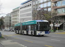tl Nr. 879 (Hess Swisstrolley 4 BGT-N2D) am 10.12.2020 in Lausanne, Georgette