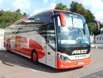 Setra 516 HD von Arzt aus Deutschland im Stadthafen Sassnitz am 16.09.2018