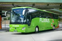Mercedes-Benz Tourismo von Hunau Reisen- Ferd.Knipschild/Flixbus. Berlin ZOB im Juli 2020.