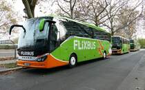 Setra S 516 HD von Mertens Reisen & GradLiner /Flixbus, Berlin, nahe ZOB im November 2019.