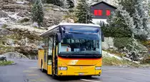 Ein Iveco Crossway Postauto kurz vor der letzten Fahrt 2020 auf der Postauto-Linie 60.411 Göscheneralp - Göschenen an der Station Göschenenalp; 11.10.2020
