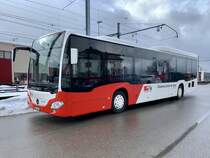 MB C2 LE Ü 132 der CJ am 29.1.21 vor dem Depot in Saignelégier parkiert.