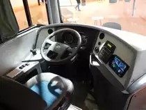 Der Fahrerarbeitsplatz des Marcopolo Torino Volksbus e-Flex Vorführwagen in Hannover auf der IAA am 24.09.2018