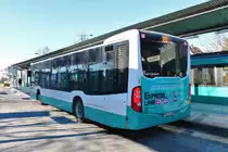 Stadtverkehr Maintal Mercedes Benz Citaro 2 Wagen 233 am 13.02.21 in Frankfurt Enkheim