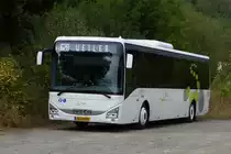 SL 5049, Iveco Crossway von Sales Lentz, abseits der Straße abgestellt in der Nähe von Wiltz 01.08.2018