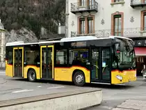 MB C2 K hybrid '11217'  BE 534 630  von PostAuto Interlaken am 11.3.21 kurz vor dem Bhf Interlaken West.