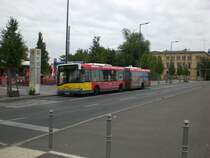 Solaris Urbino auf der Linie TXL nach Flughafen Tegel am Hauptbahnhof.